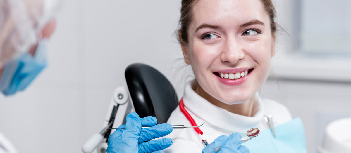 Rubberdam Uygulaması Nedir? Kanal Tedavisinde Neden Önemlidir?