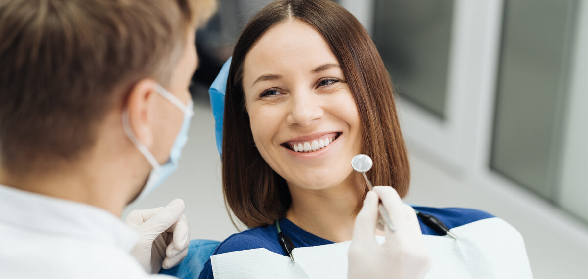 Ne Zaman Diş Hekimi Kontrolüne Gitmeliyiz? Doğru Zamanlama Neden Önemli?